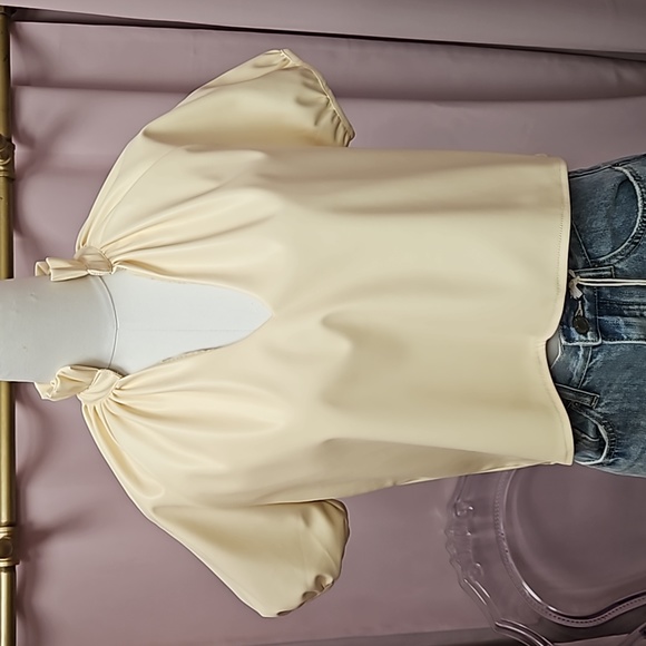 'Olivia James' buttercream Elizabeth Top Leather - Picture 3 of 5